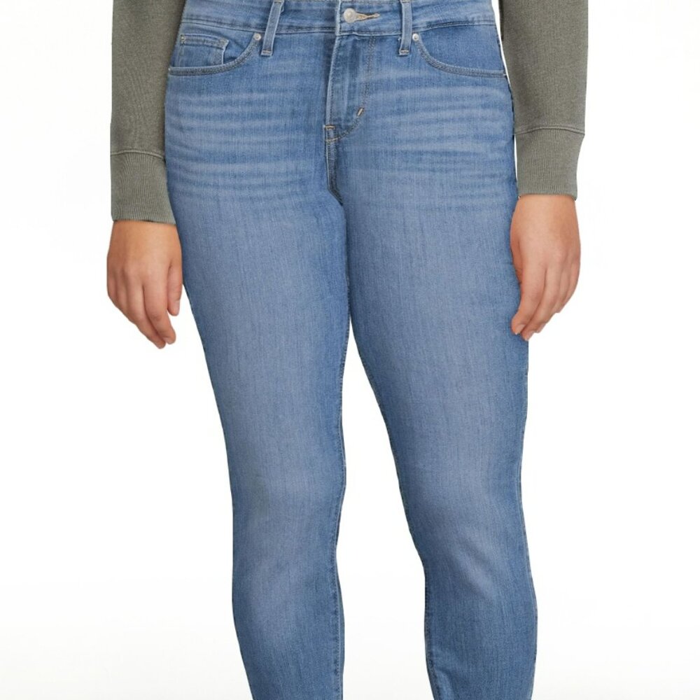 NWT W38 L32 Signature by Levi Strauss & Co. Women’s Plus Modern Skinny Jeans